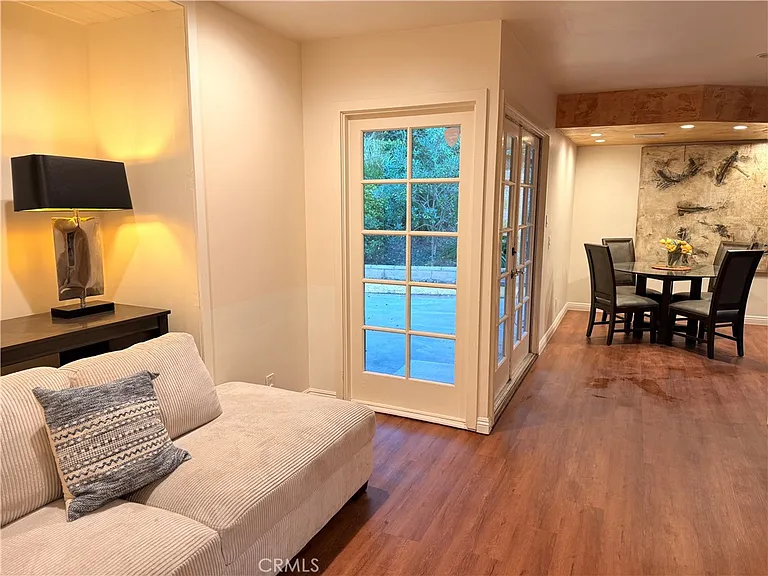 2500 Benedict Canyon Dr — Photo 20