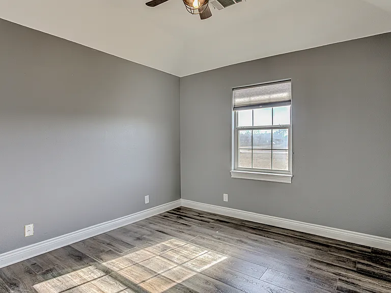 704 Poverty Dr — Photo 21