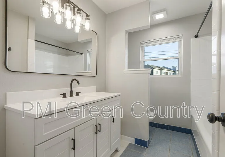 1601 S 1st Pl — Photo 18