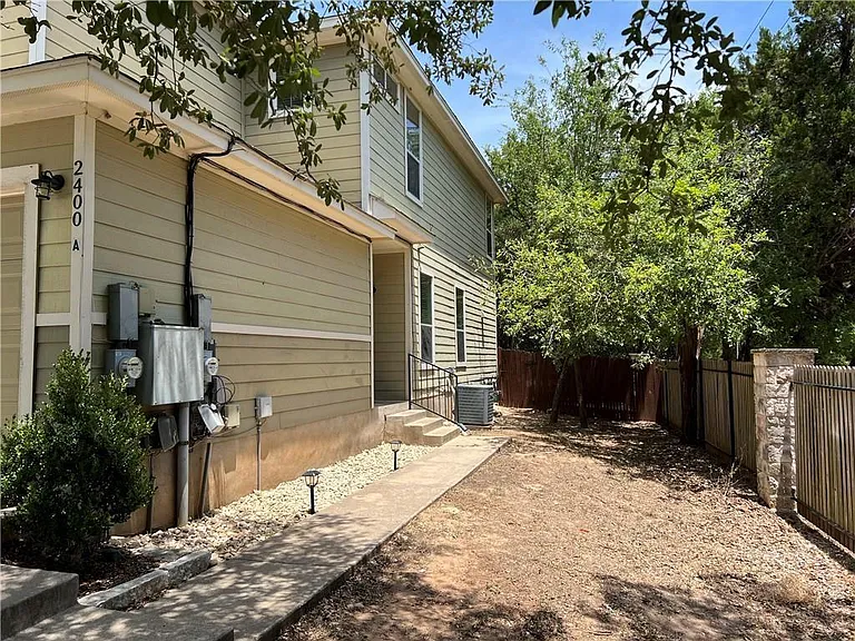 2400 Allred Dr #B — Photo 6