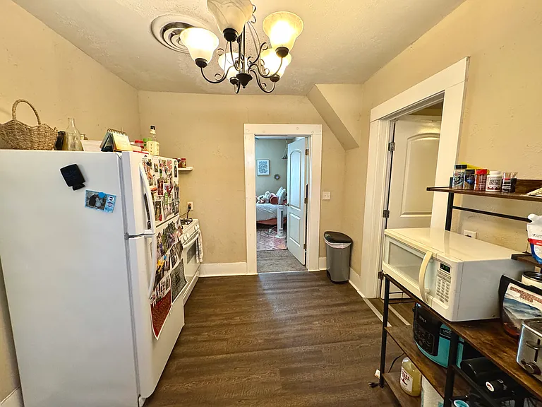 1287 W Frey St — Photo 12