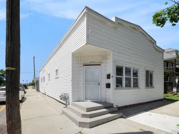 12001 Saint Aubin St, Hamtramck, MI 48212
