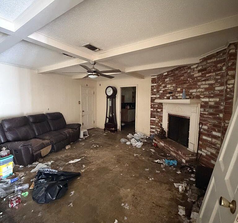 5th image of 42 Broadmoor Dr