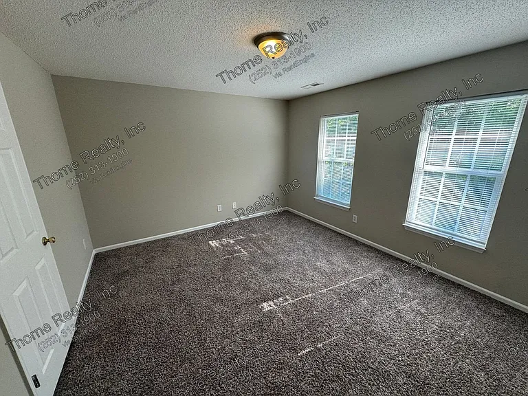2256 Sherwood Ave — Photo 15