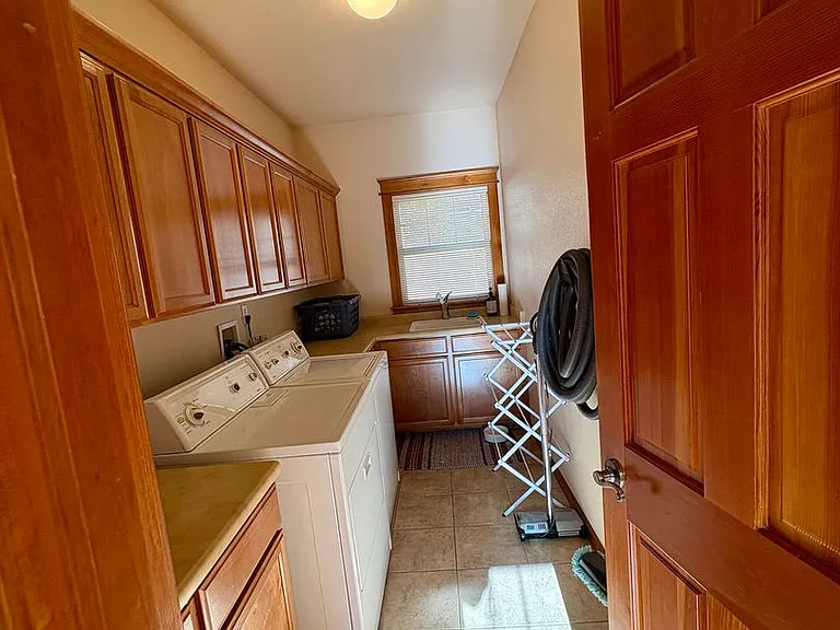 431 Stanford Ave — Photo 9