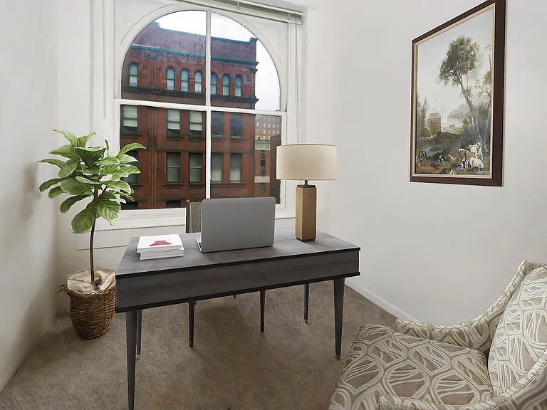 Marlboro Classic Apt & Redwood Square — Photo 3