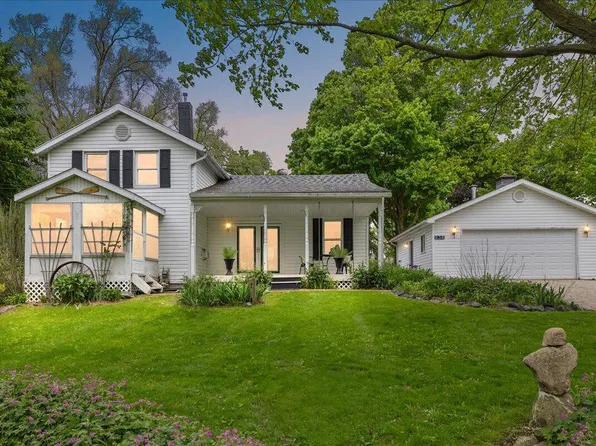 236 Simpson St, Grass Lake, MI 49240