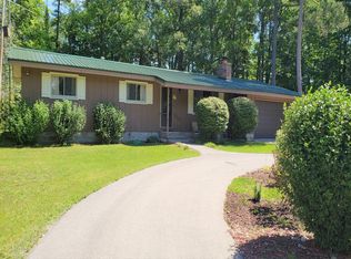 17900 Highland Pines Rd, Presque Isle, MI 49777