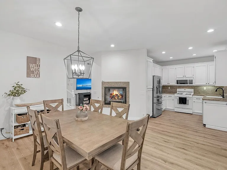 437 Calle Cerro — Photo 10