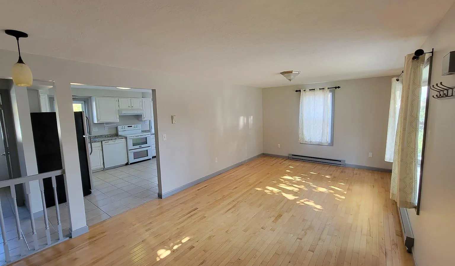 3 bed, 2.5 bath, 1700 sqft, $2,650 — Photo 2