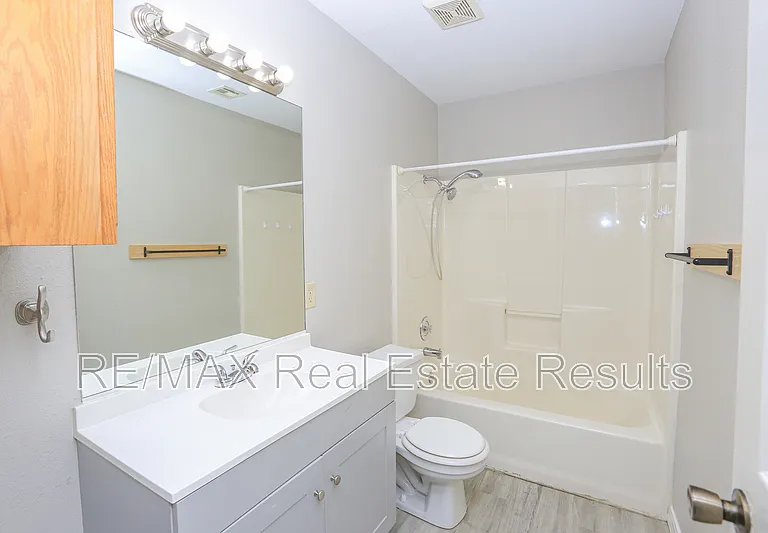 205 White Oak Dr NE #C — Photo 25
