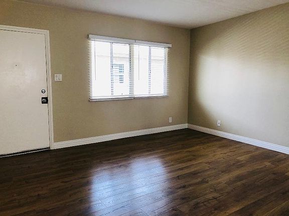 3rd image of 1804 12th St APT 4