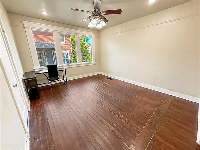 7000 Jeannette St — Photo 8