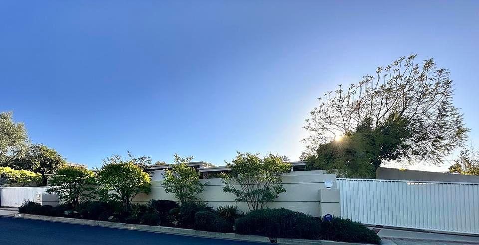 1st image of 1046 Somera Rd