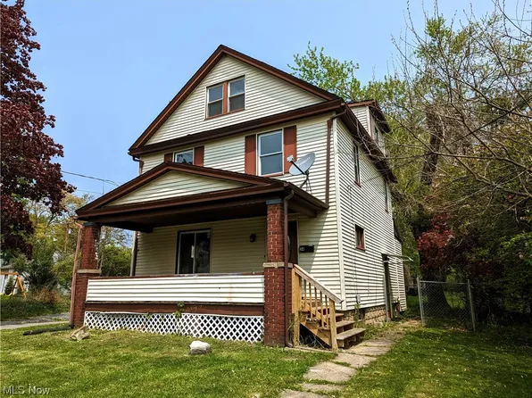 134 W 3rd St, Niles, OH 44446