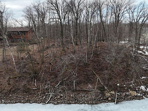 3rd image of SW Pickerel Lake Rd