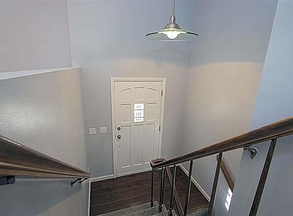 4th image of 2318 Lombardo Dr