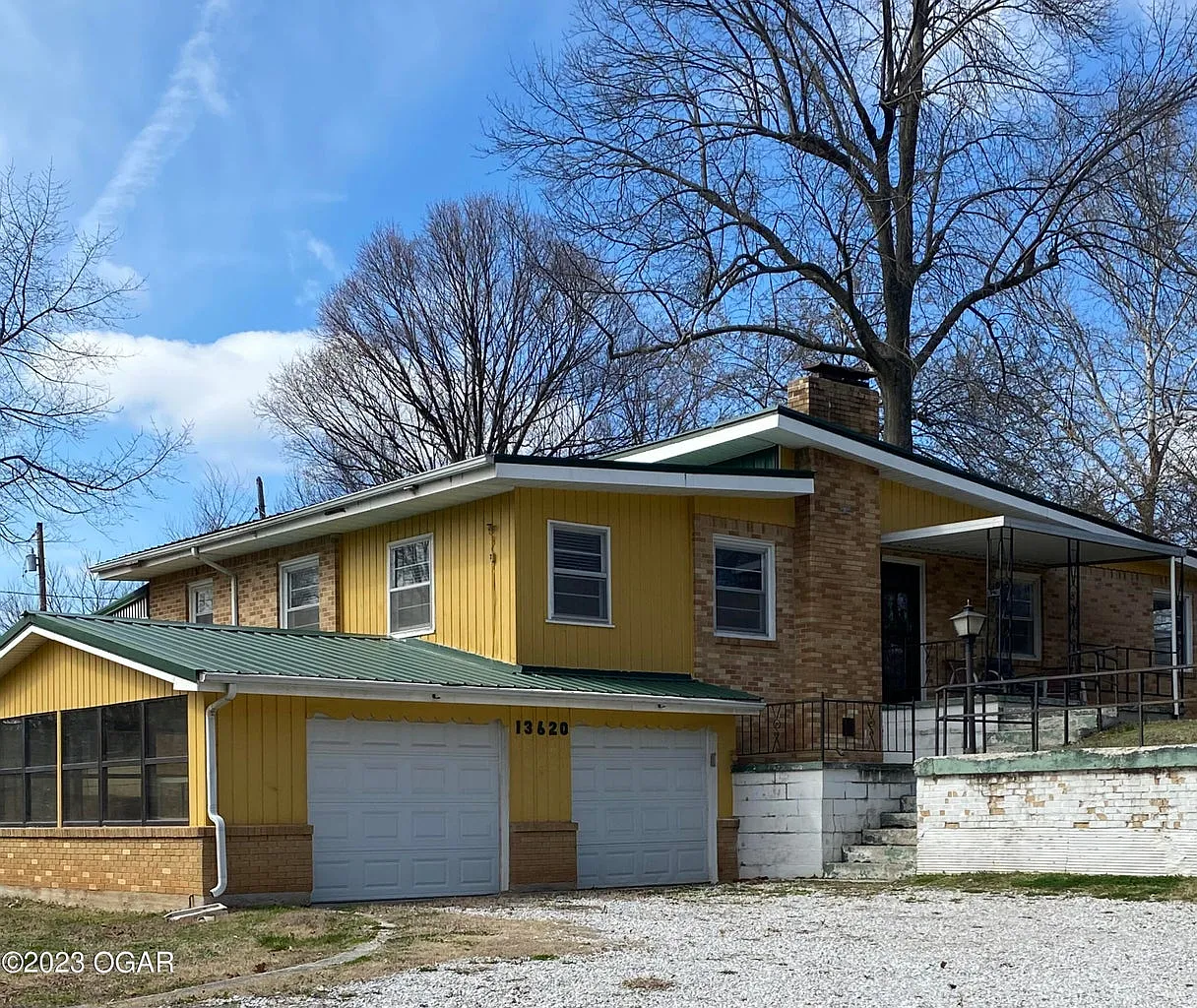 4 bed, 2576 sqft, $1,600 — Photo 2