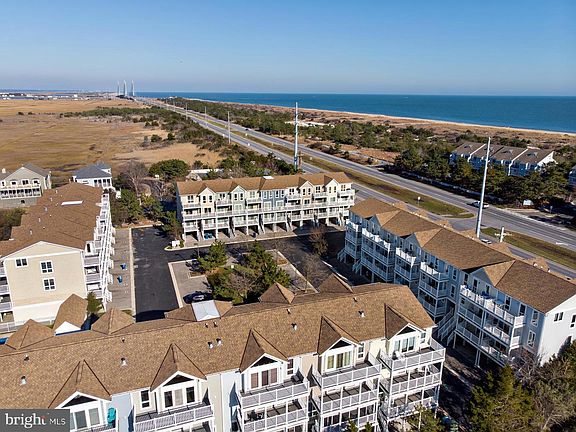 2nd image of 29080 Beach Cove Sq #D5