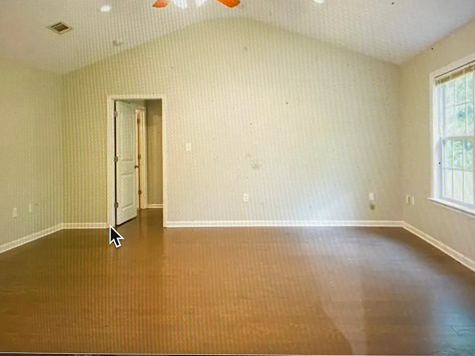 3 bed, 1354 sqft, $1,700 — Photo 3