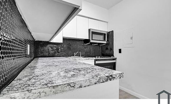 5th image of 46 NW 62nd St #2
