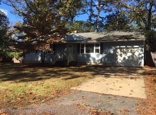 4 Lepky Ave, Cream Ridge, NJ 08514