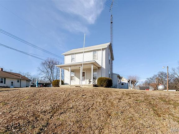 3rd image of 111 W Warren St