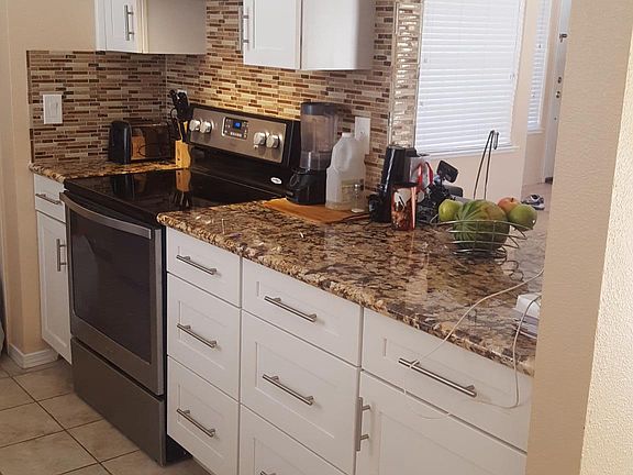 5th image of 2119 Park View Dr