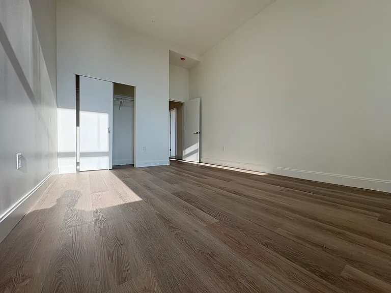 1077 Commonwealth Ave #500 — Photo 10