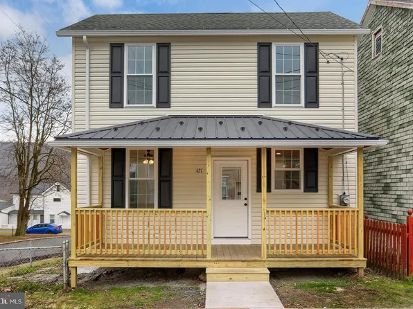 421 Walnut St, Lykens, PA 17048