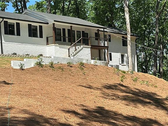 3rd image of 85 Bonnie Ln