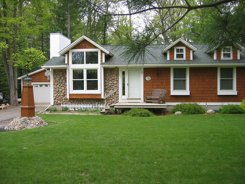 1st image of 3947 Evelyn St