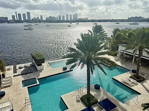 17111 Biscayne Blvd #409 Photo 1