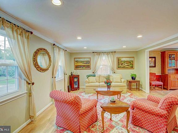 4th image of 2420 Chilham Pl