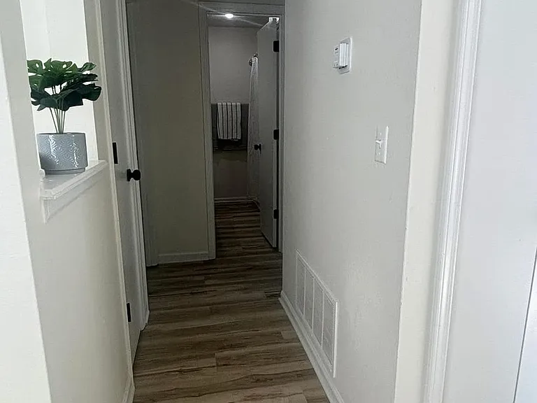 401 Sky Vue Dr #D — Photo 7
