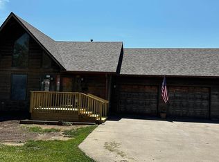 1814 Carbonado Rd, Oskaloosa, IA 52577