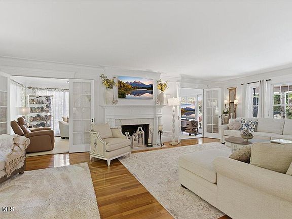 5th image of 8 Westover Road