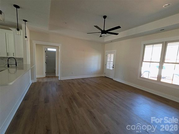 3rd image of 613 Bethany Rd