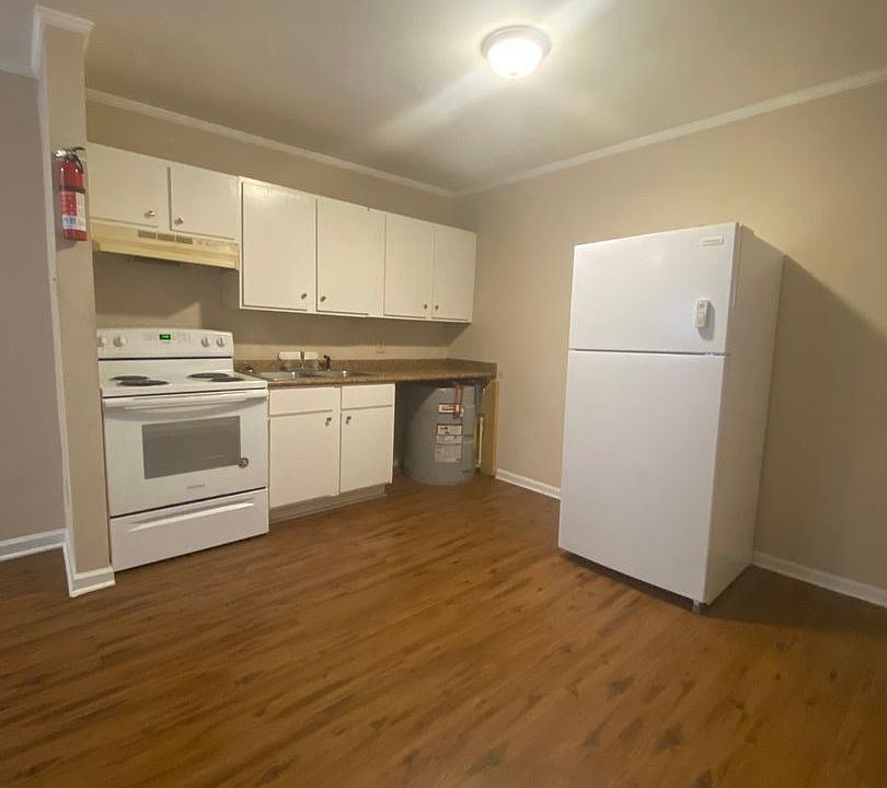 1st image of 210 Martin Ave #9
