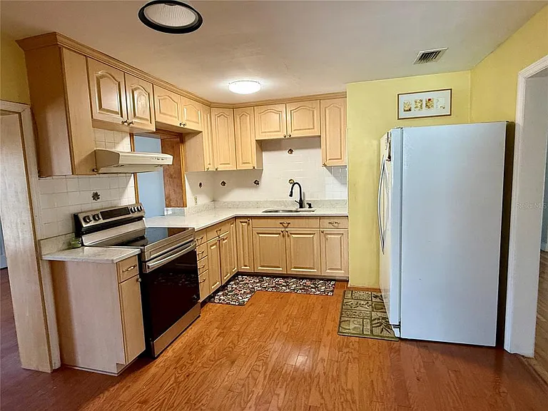 4313 S Hubert Ave — Photo 4