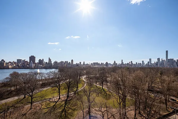 Sold by Dolly Lenz Real Estate LLC | media 35