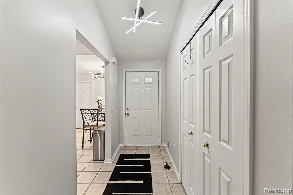 2 bed, 2.0 bath, 1360 sqft, $1,850 — Photo 4