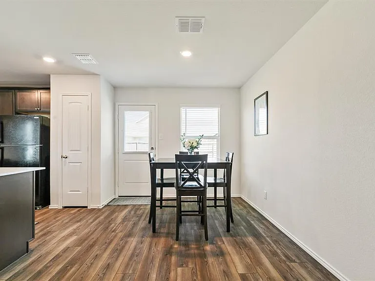 720 Autumnwood Way — Photo 7