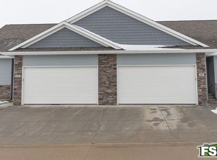 119 Wild Rose Ln, Solon, IA 52333