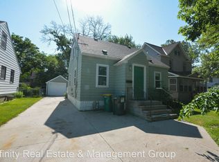 206 11th Ave NE, Rochester, MN 55906