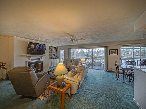 5th image of 410 Marina Bay Dr #106