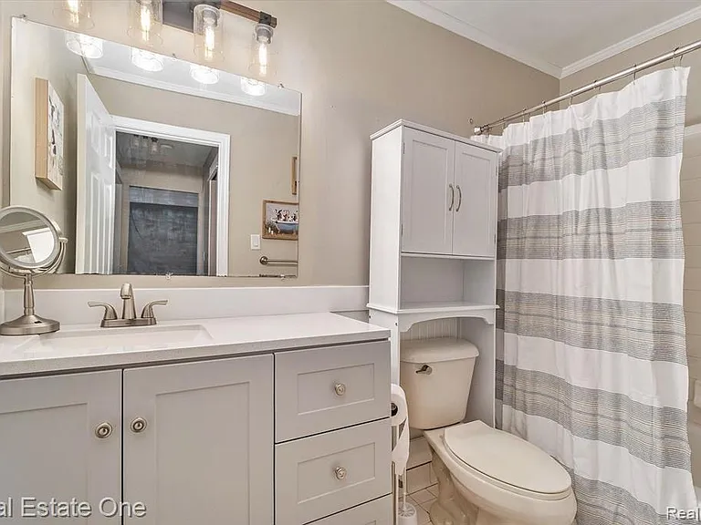 803 Plate St #104 — Photo 8