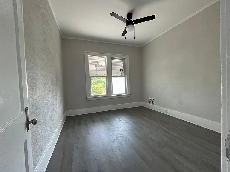 1427 Calvert Ave — Photo 7
