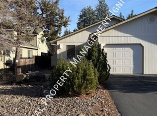 1115 NE Hidden Valley Dr, Bend, OR 97701