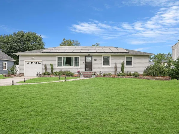 61 Baldwin Street, East Islip, NY 11730